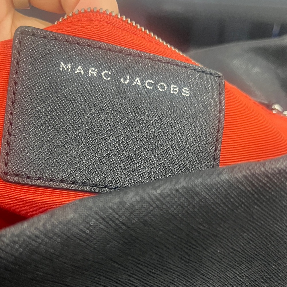 Marc Jacobs East West Logo Shopper Tote Bag - Picture 3 of 11